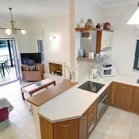 Argiri Meganisi - Seafront Luxury Villa, P-pool, Seaviews, Walk To *