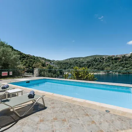 Argiri Meganisi - Seafront Luxury Villa, P-pool, Seaviews, Walk To Szpartohóri