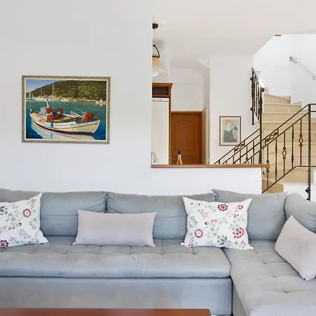 Argiri Meganisi - Seafront Luxury Villa, P-pool, Seaviews, Walk To * Szpartohóri