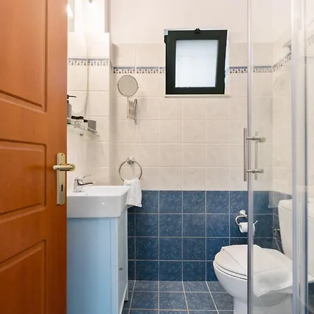 Argiri Meganisi - Seafront Luxury Villa, P-pool, Seaviews, Walk To * Szpartohóri
